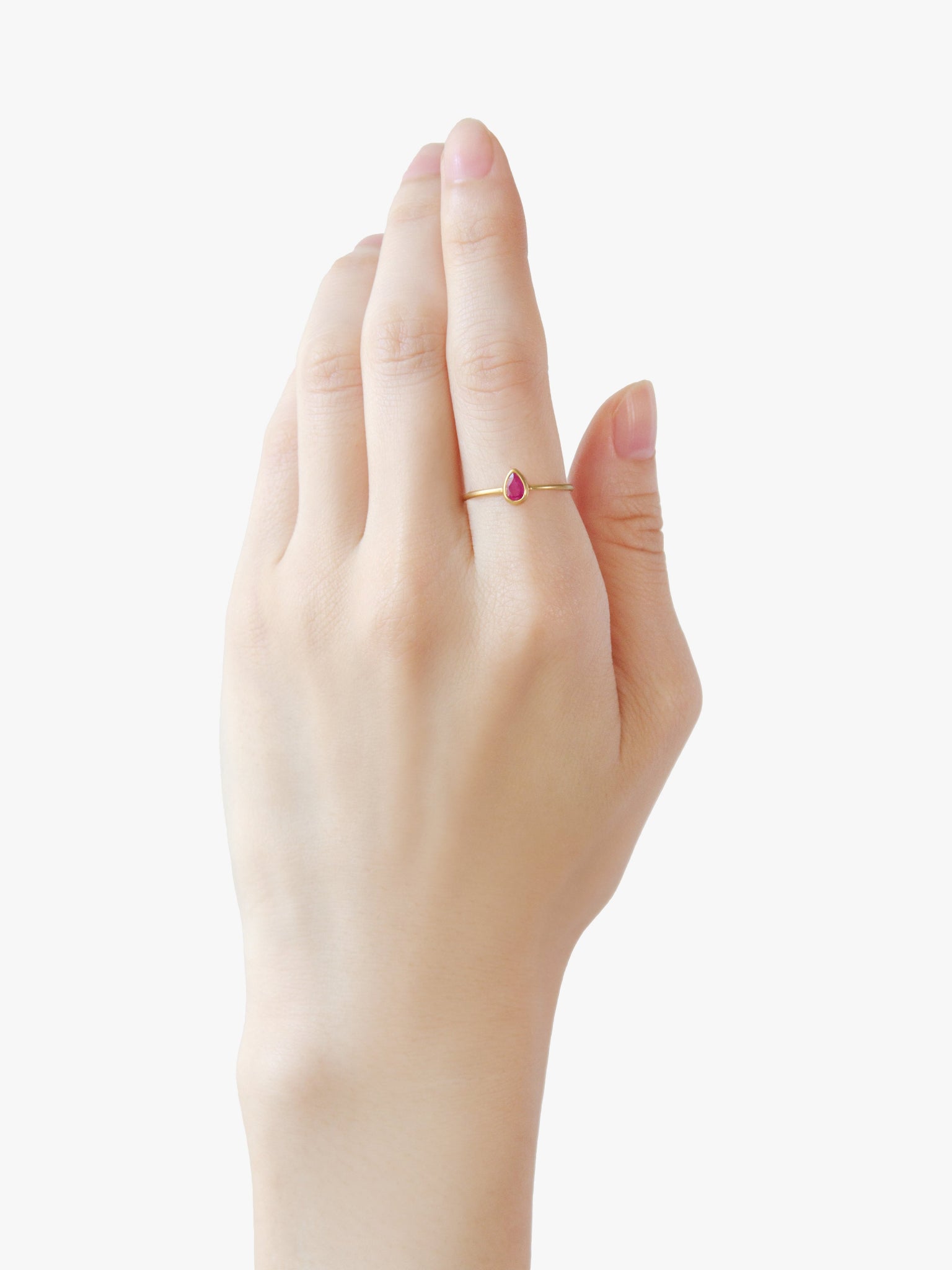 Earth Drops リング ルビー (着用感約13号)