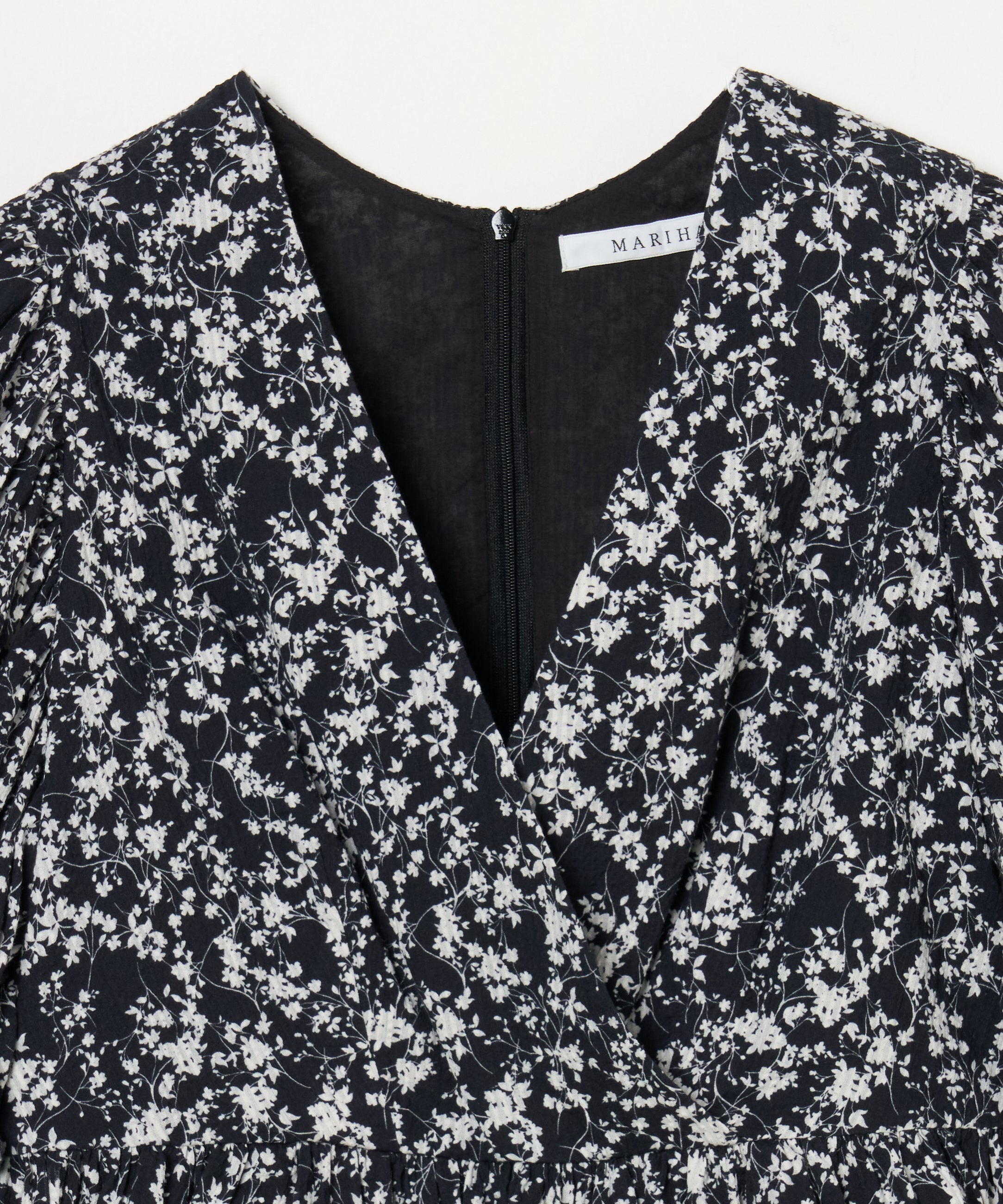 【予約】マドモアゼルのブラウス Seersucker Shadow Play/Black