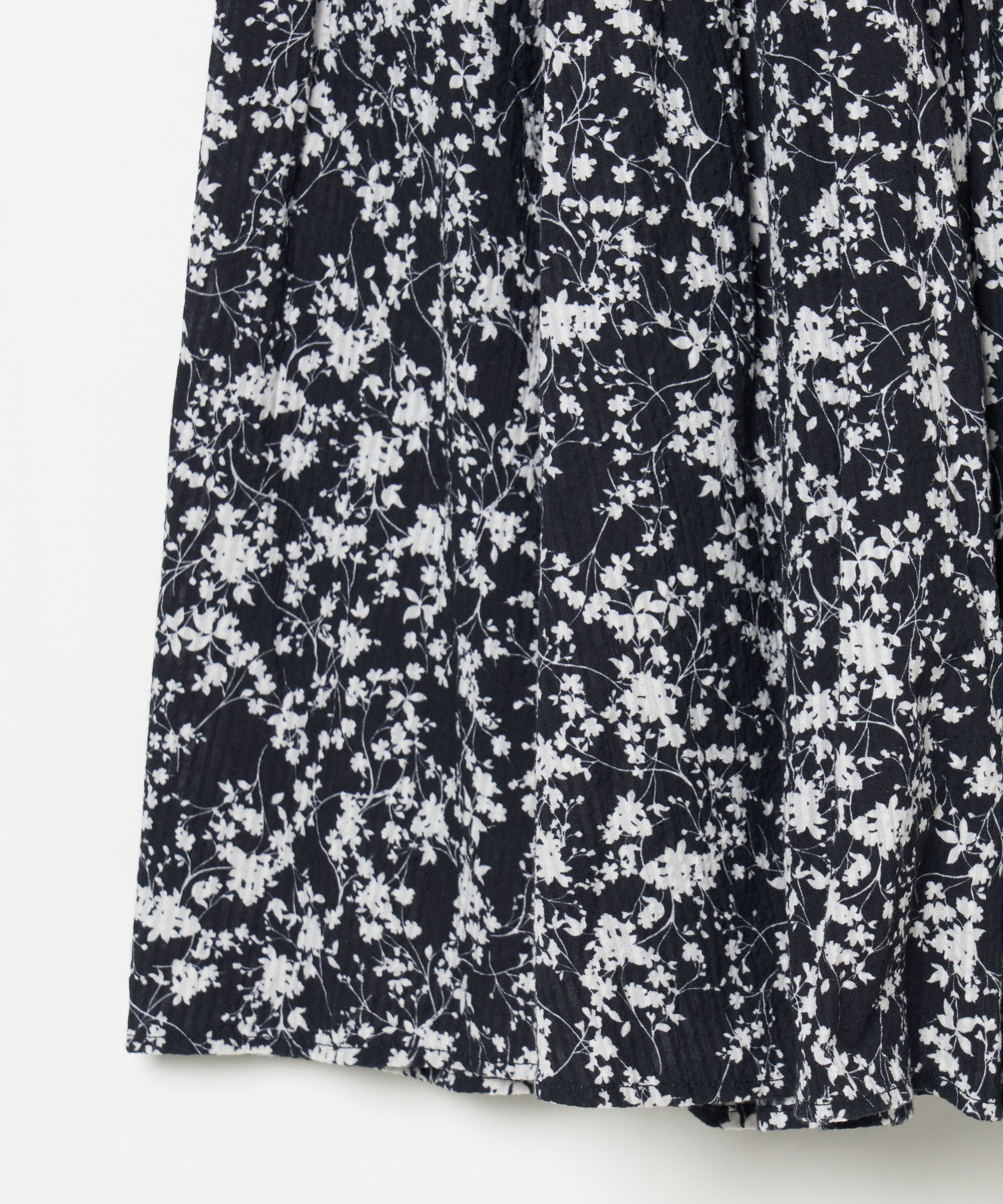 【予約】星明りのスカート Seersucker Shadow Play/Black