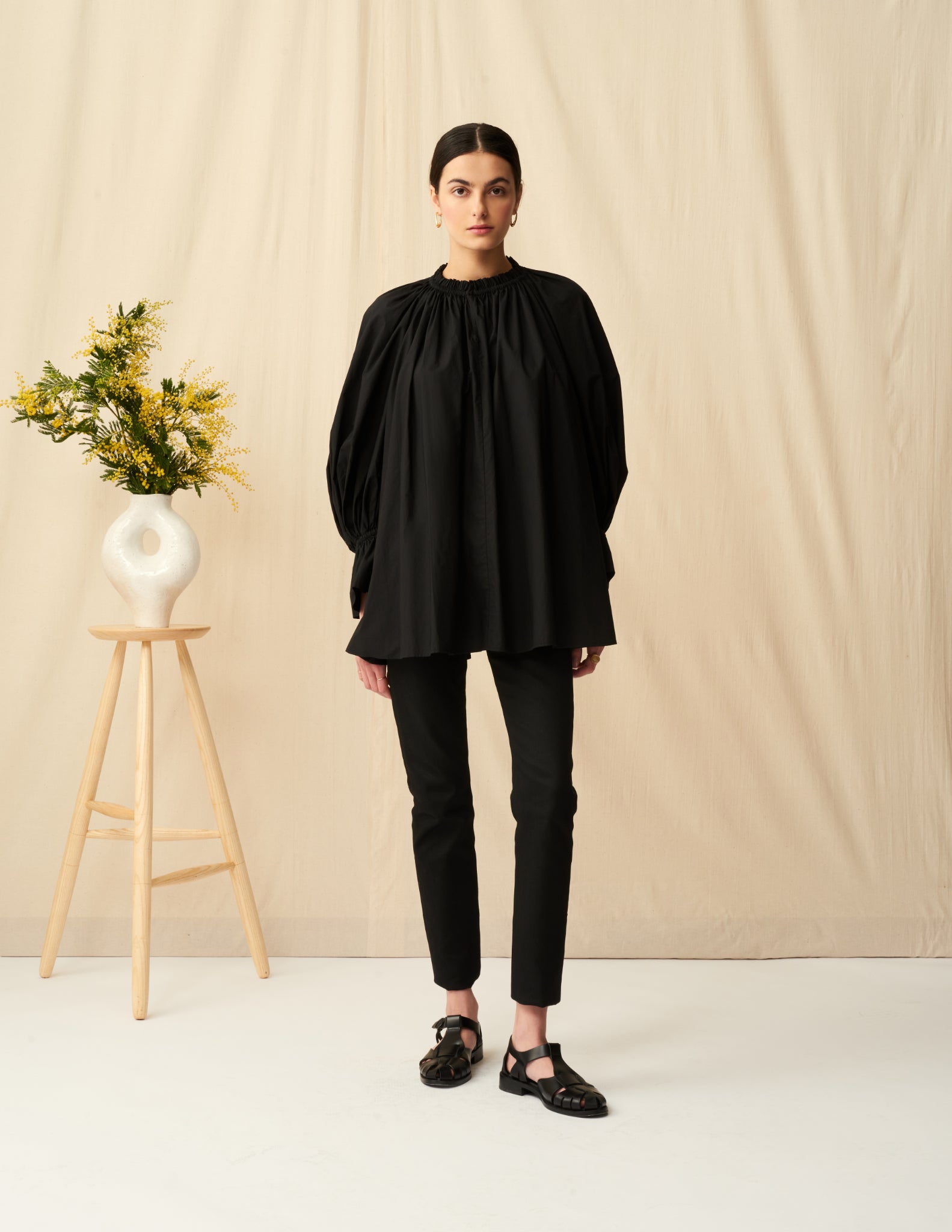 秋の花のブラウス Onyx