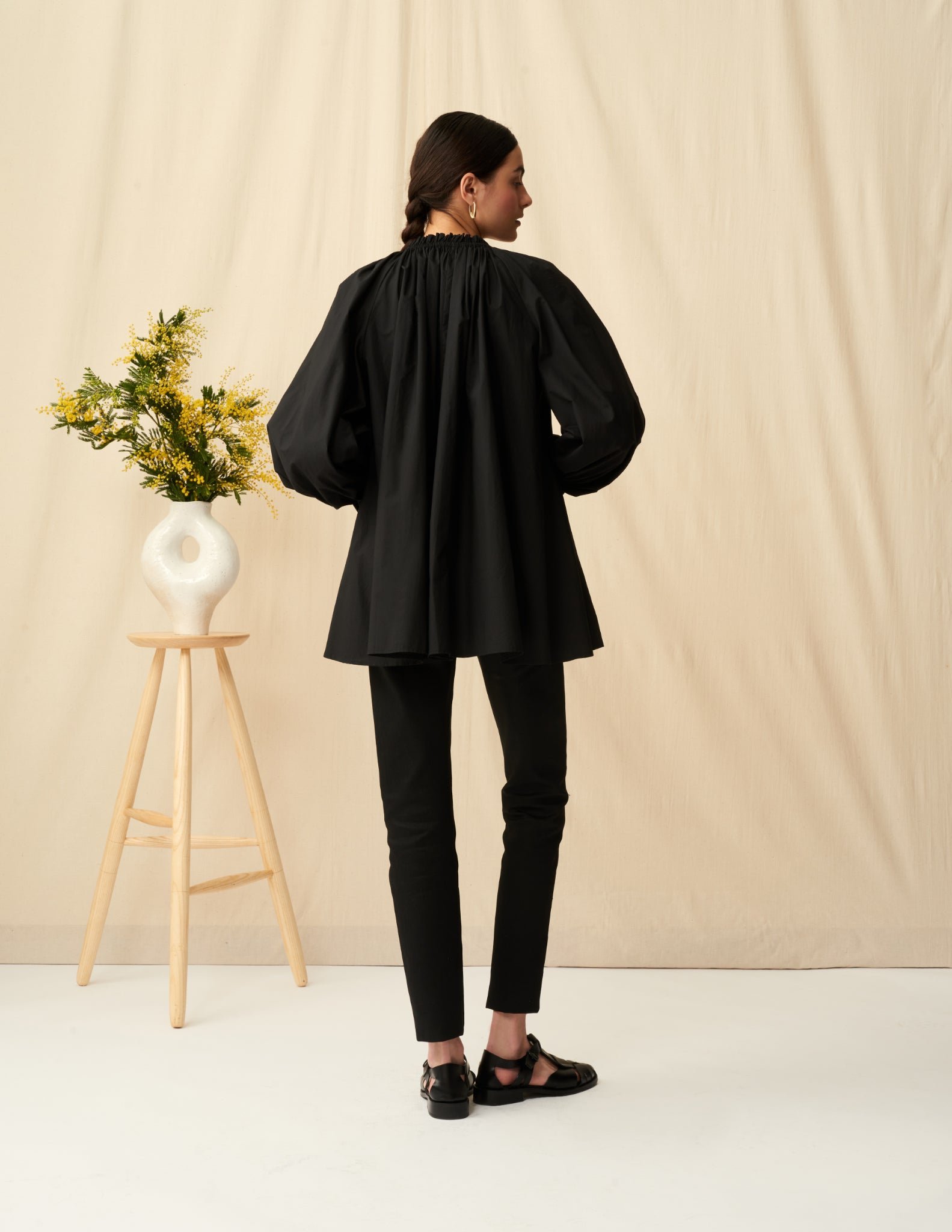 秋の花のブラウス Onyx