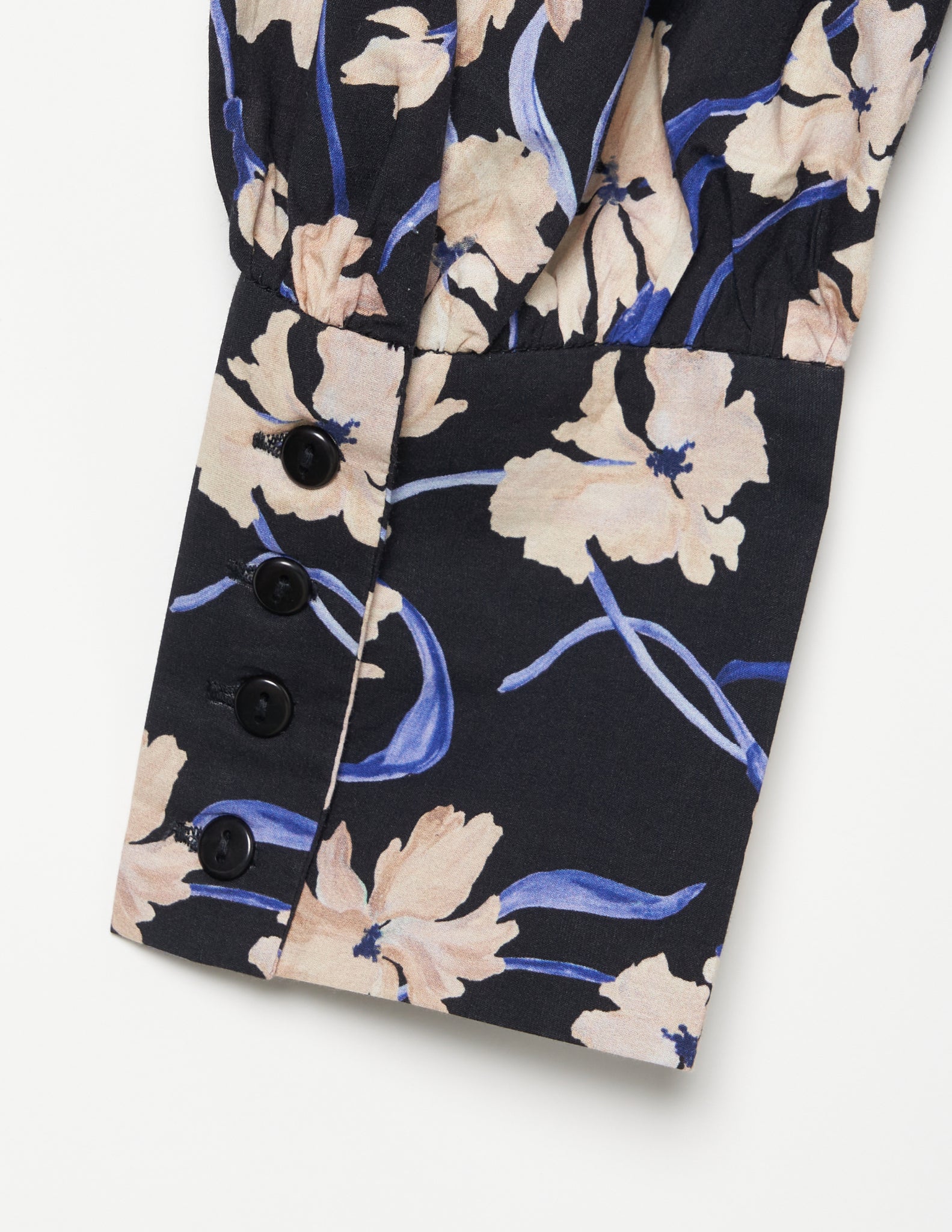 フェアリーランドのロングブラウス<br>Floral Dream/Black