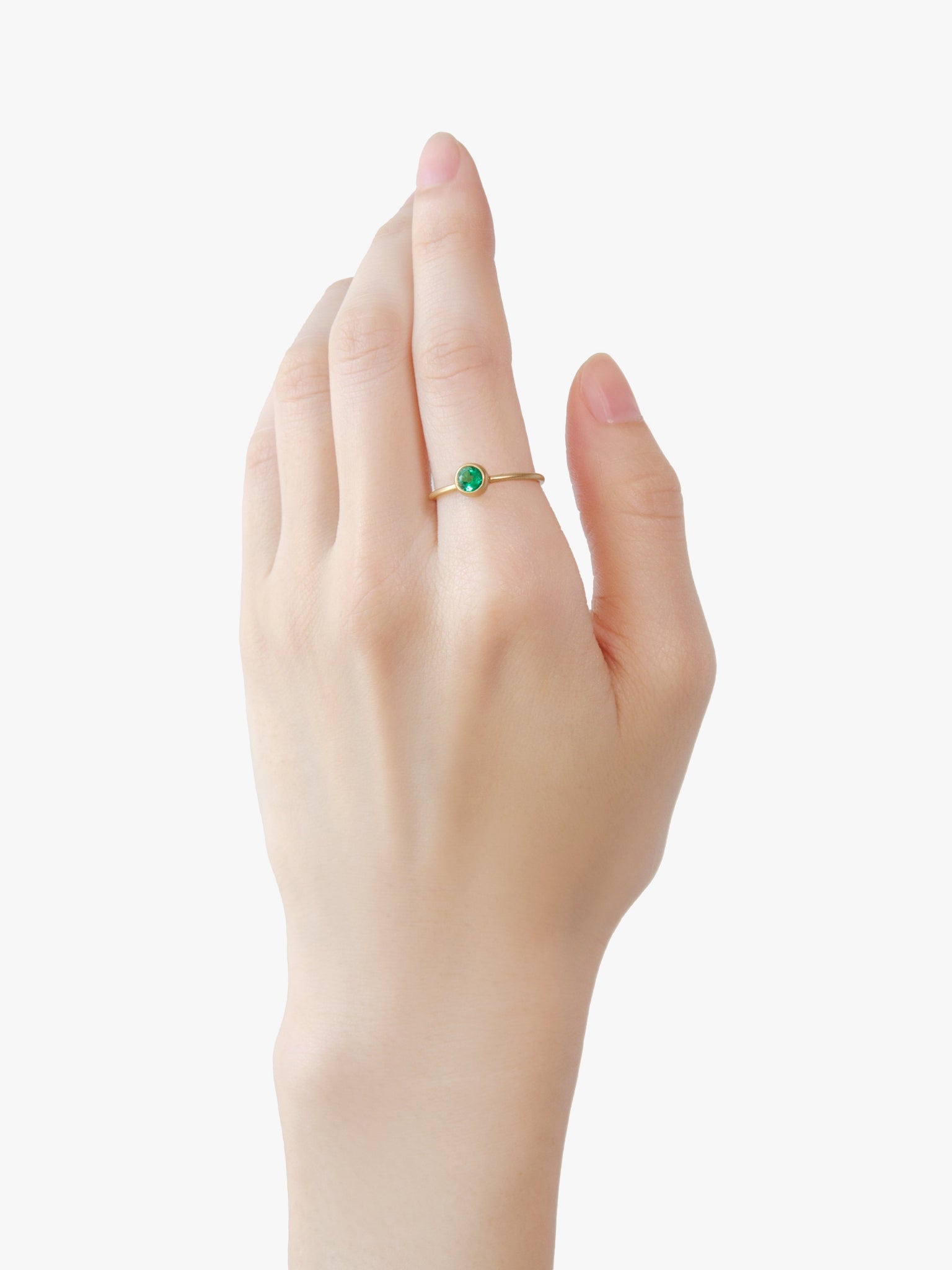 Earth Drops リング エメラルド (着用感約15号)