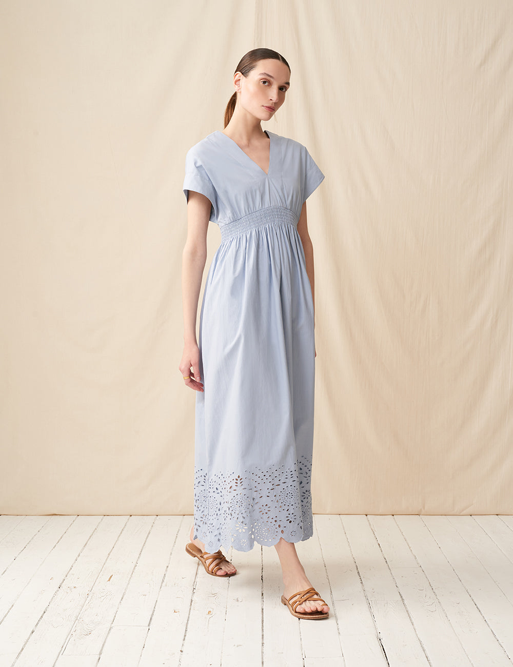 夏の光のドレス<br> Scalloped Lace Garden/Blue Grey