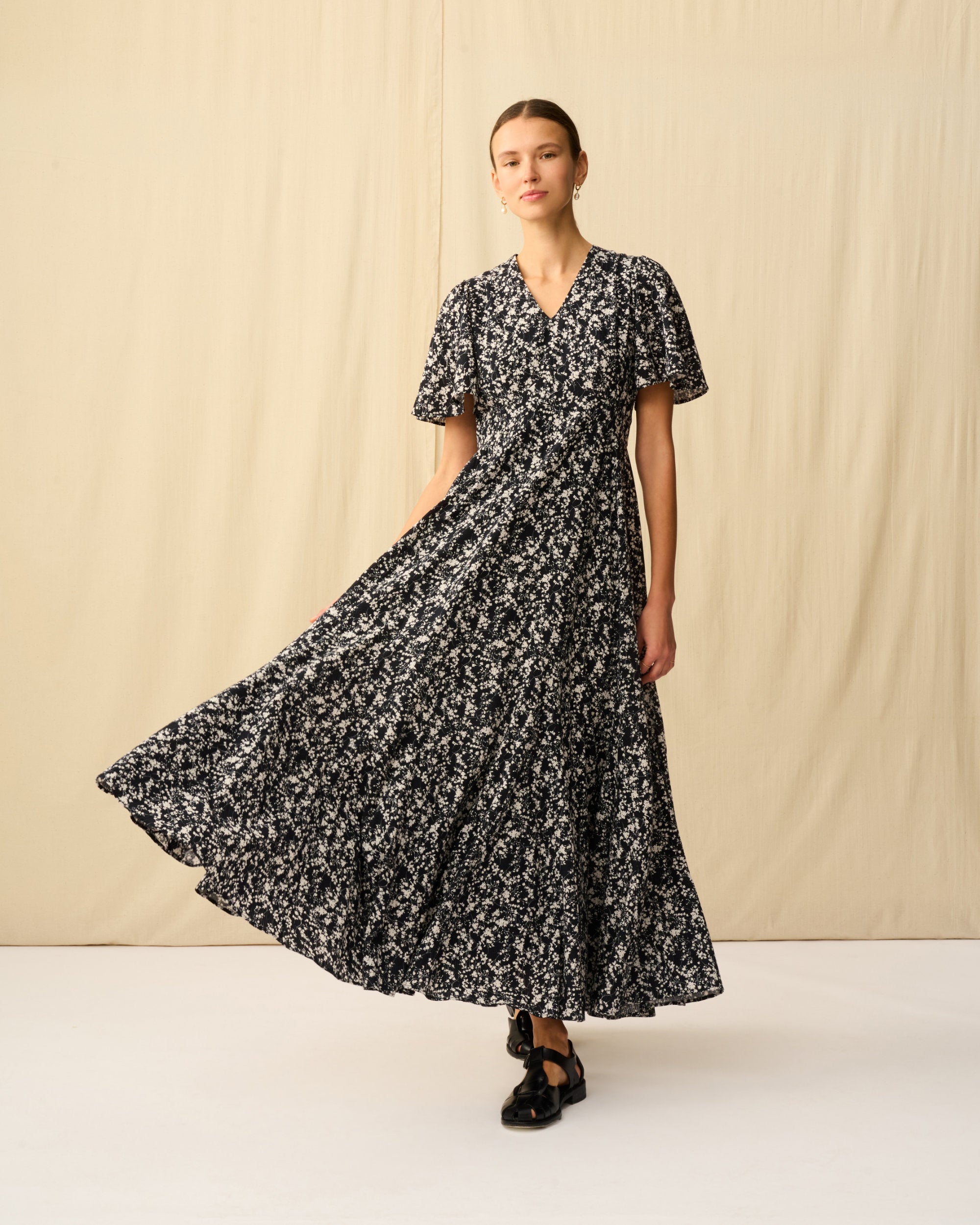 【予約】せせらぎのドレス Seersucker Shadow Play/Black