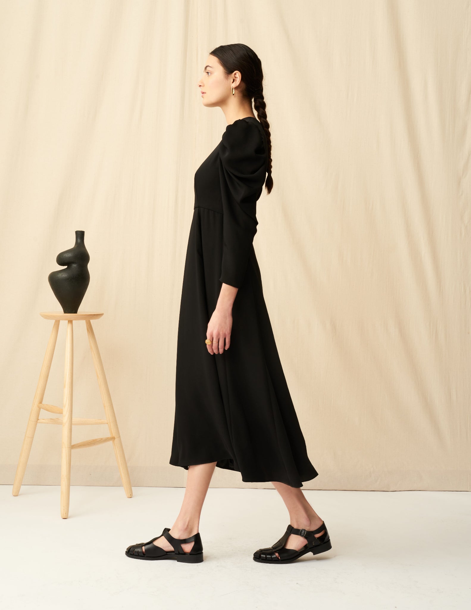 セレナーデのミディドレス Black