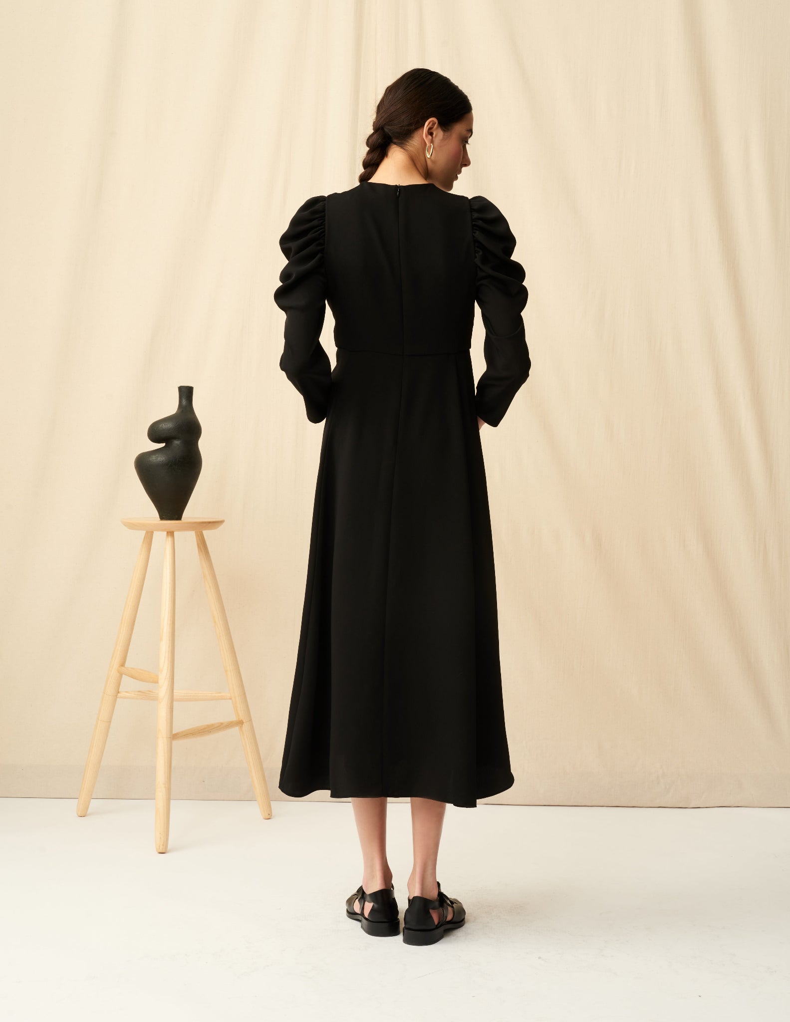 セレナーデのミディドレス Black