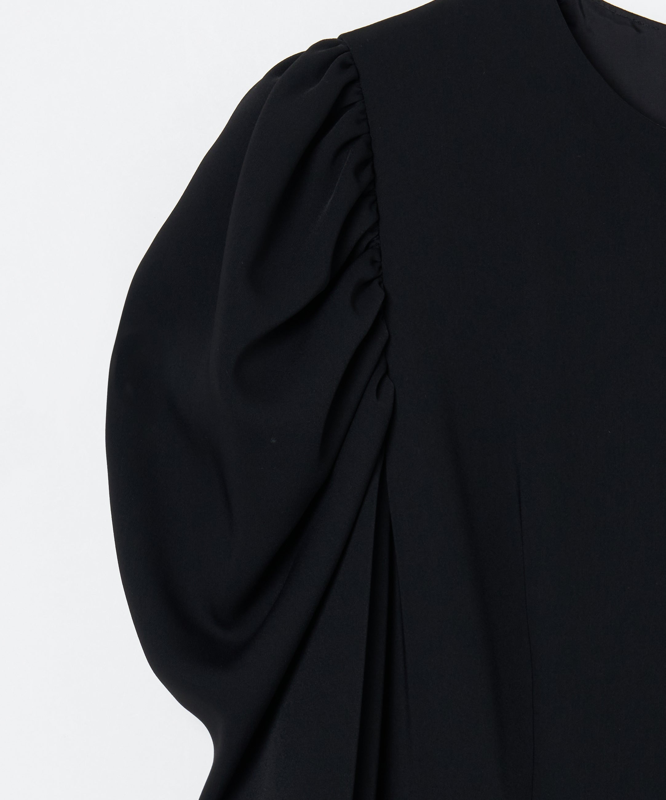 セレナーデのミディドレス Black