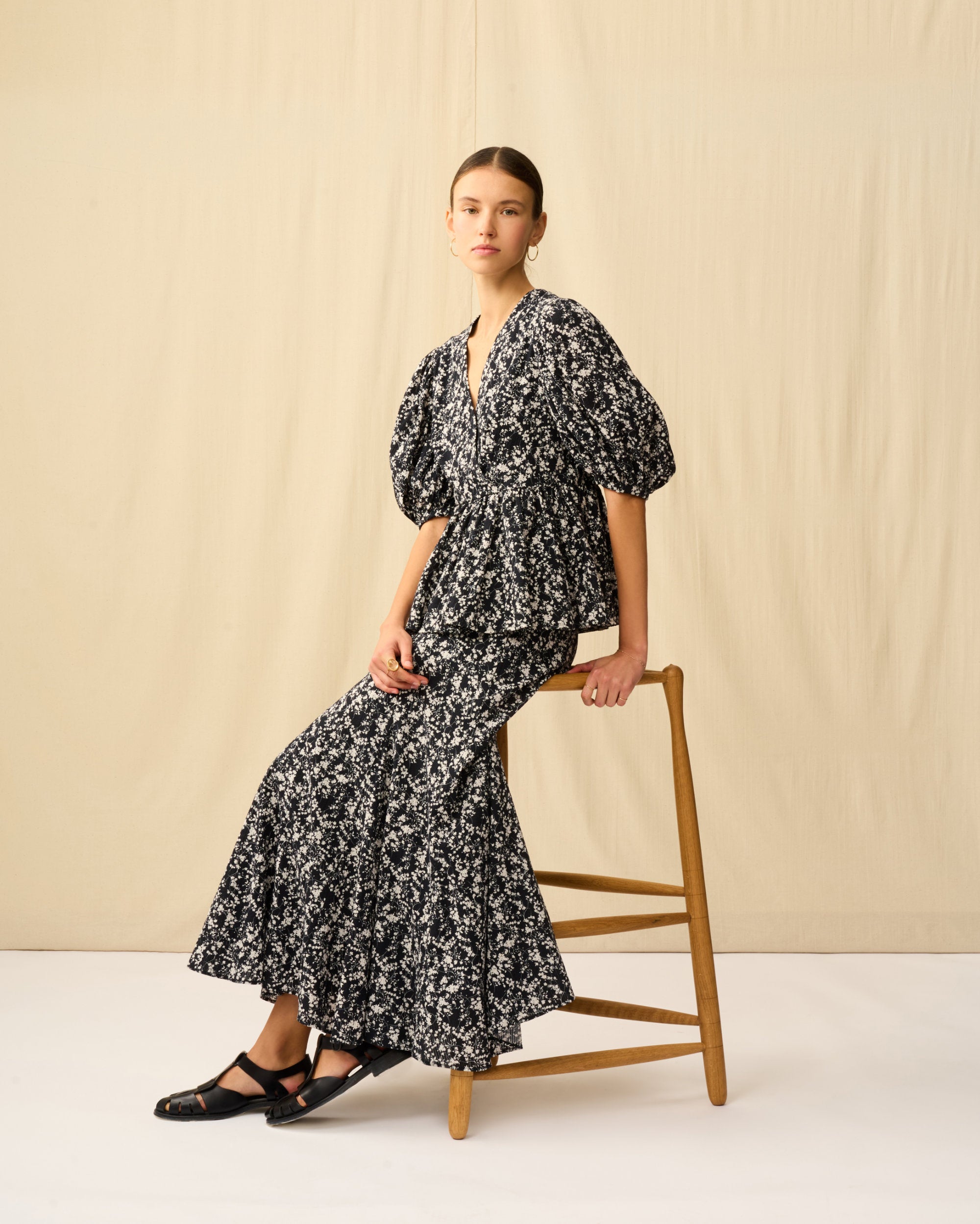 【予約】マドモアゼルのブラウス Seersucker Shadow Play/Black