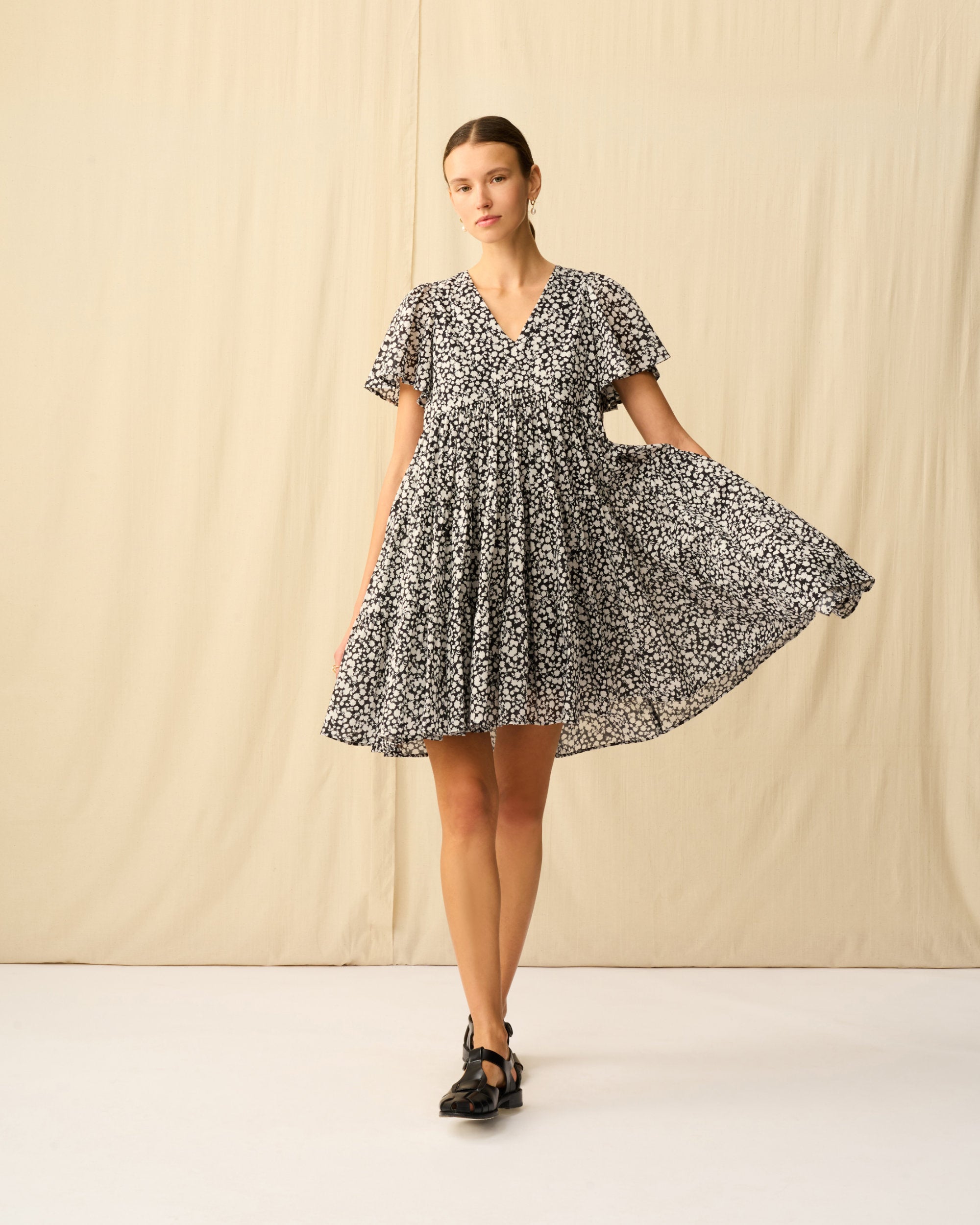 【予約】エンジェルのミニドレス Dancing Shadows/Black