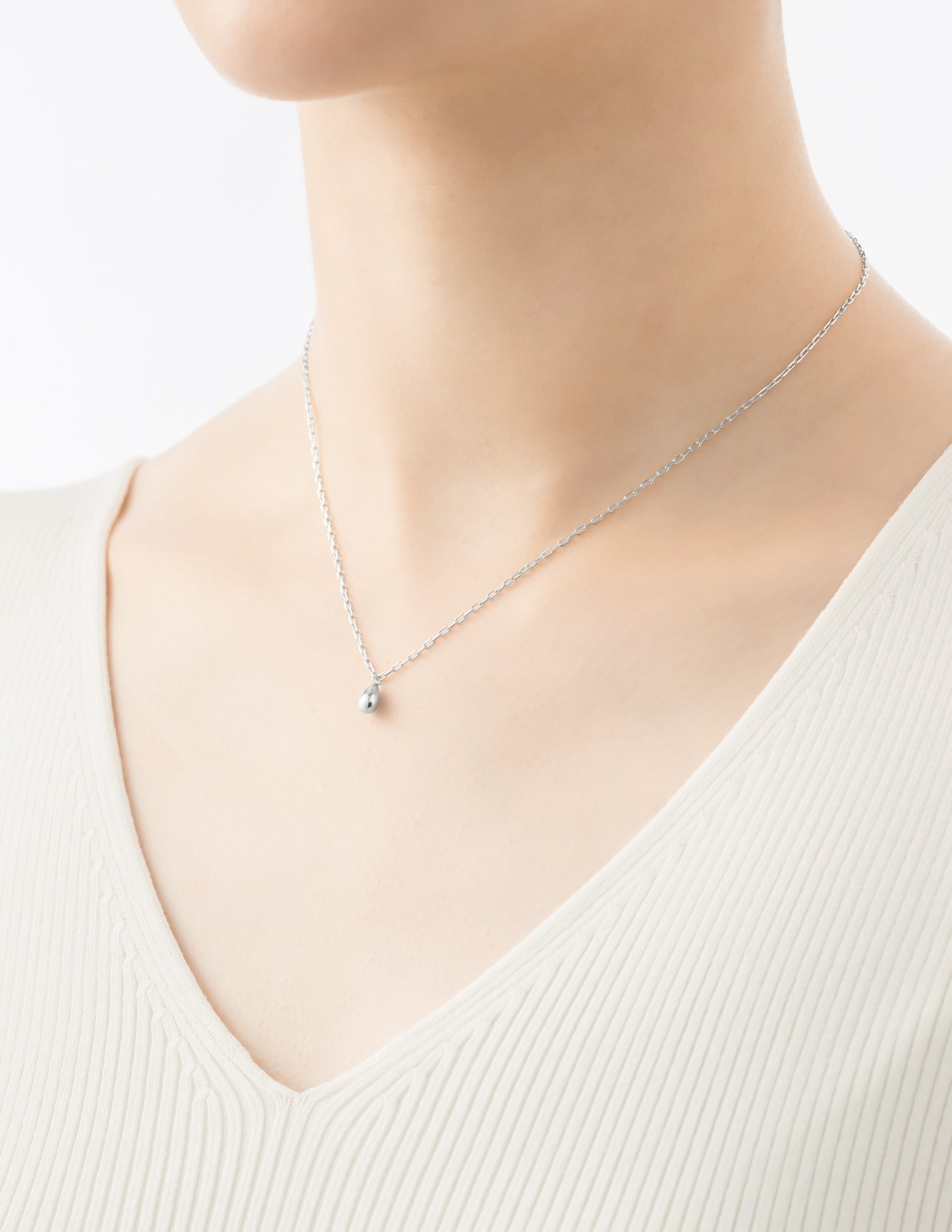 光の雫 ネックレス 40cm (シルバーカラー)【SV925】