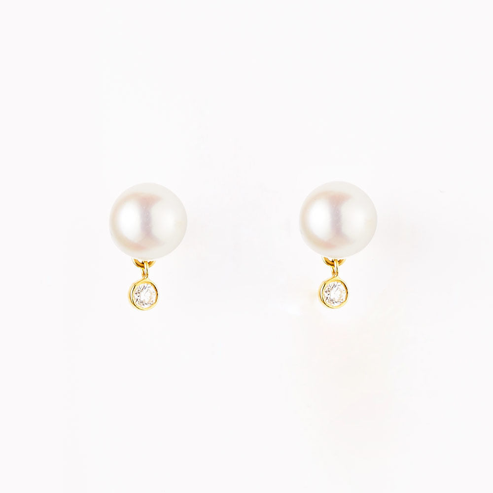 【オンライン限定】月の雫 パール×ダイヤモンド スタッドピアス【K18YG】