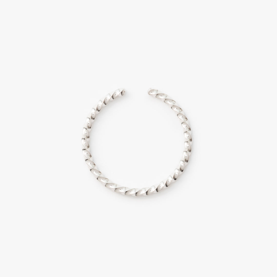 【オンライン限定】願い事 イヤーカフ ツイスト M (シルバーカラー)【SV925】